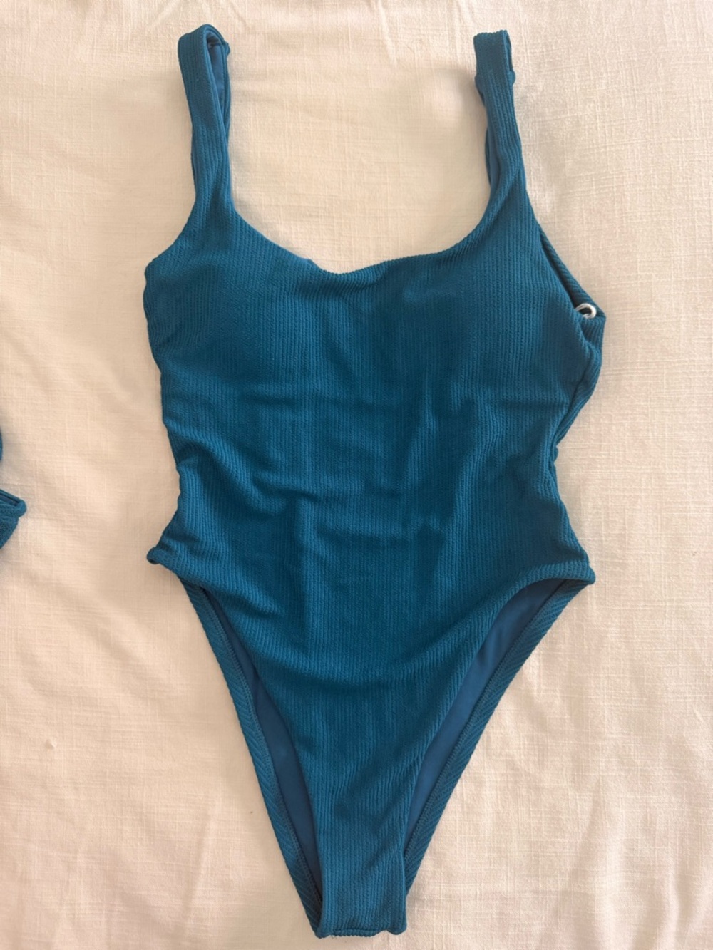 Vitamin A NWT Textured Teal One Piece Swimsuit Women’s Medium